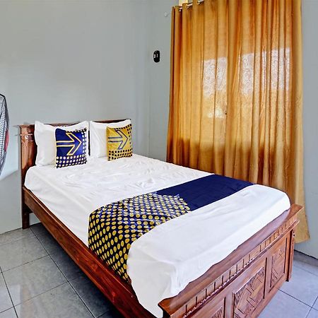 Spot On 91595 Sruni Syariah Hotel Gedangan Luaran gambar