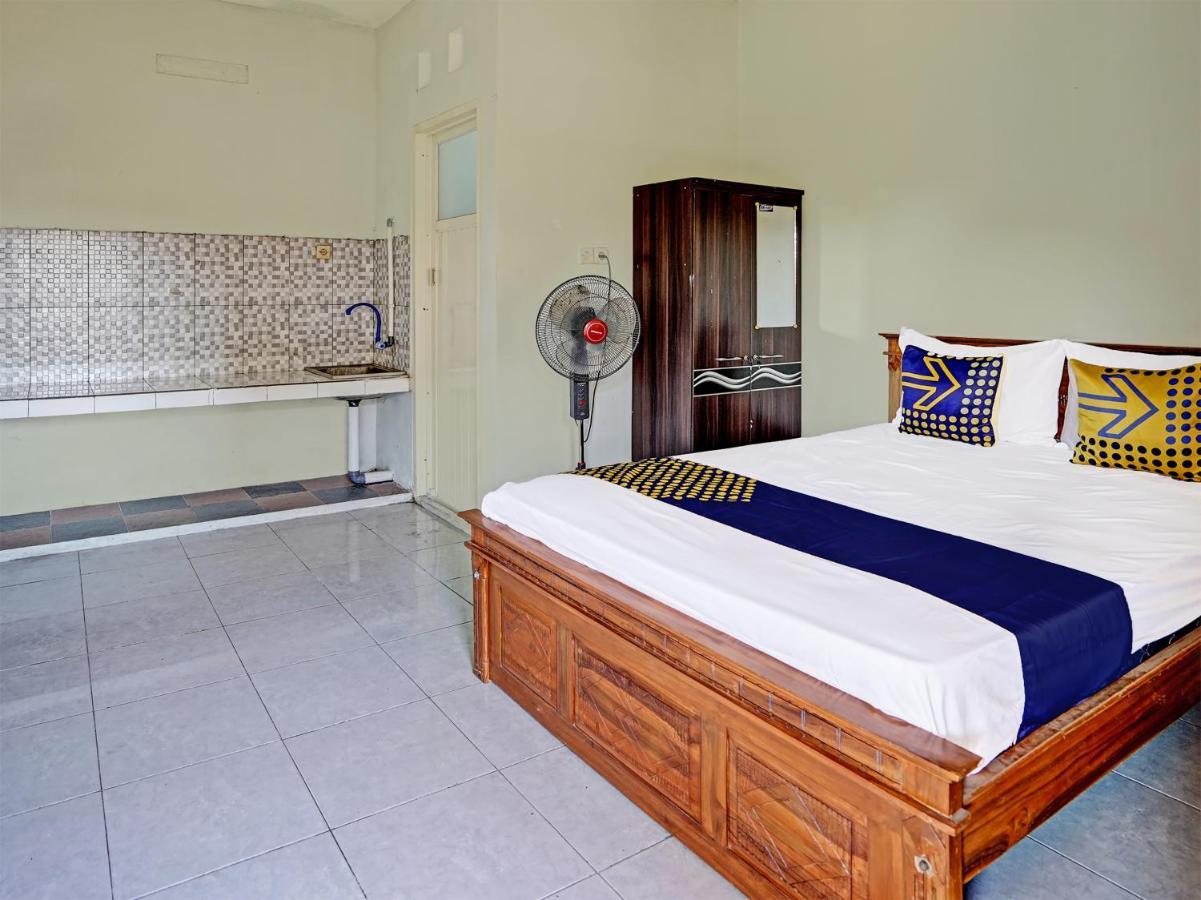 Spot On 91595 Sruni Syariah Hotel Gedangan Luaran gambar